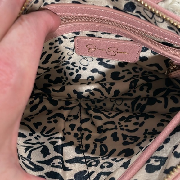 Crossbody shoulder pink leather golden flowers and zipper adjustable strap bag - Picture 5 of 10